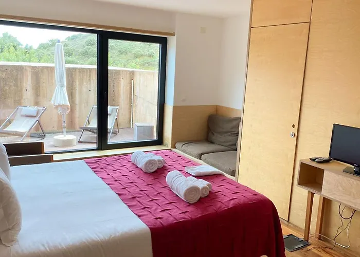 Отель Colmeal Countryside Фигейра-ди-Каштелу-Родригу