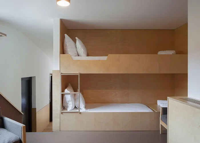 Colmeal Countryside 4*