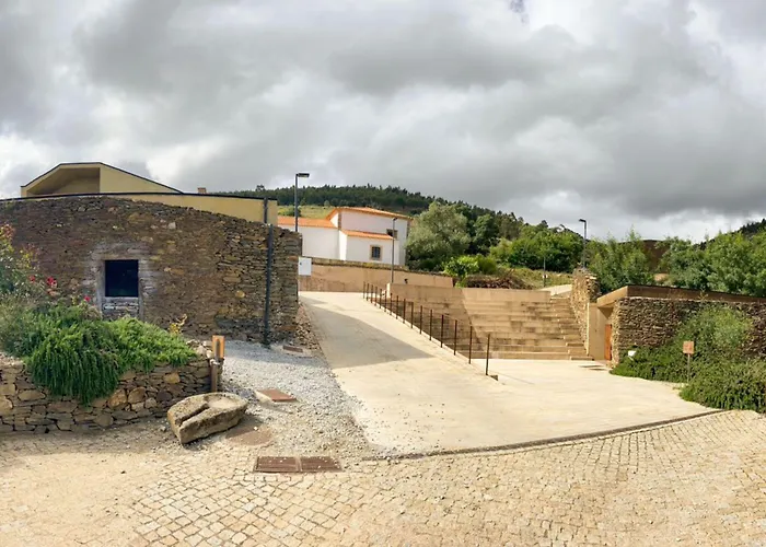 Colmeal Countryside Отель