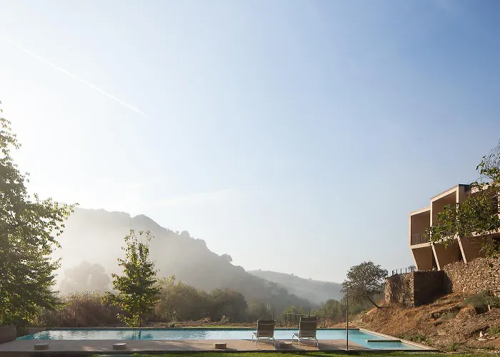 Colmeal Countryside 4*